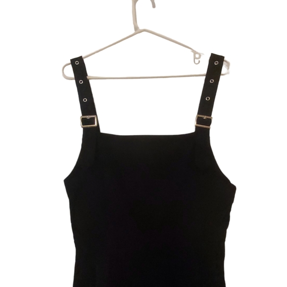 Black Dress - Picture 3 of 4